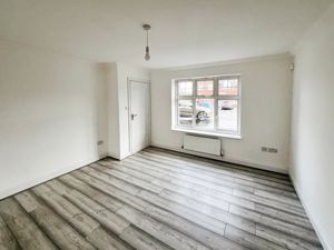 Lounge- click for photo gallery